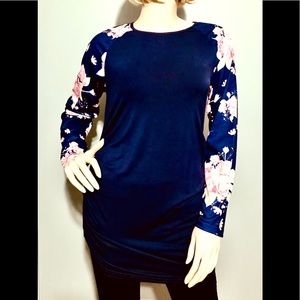 GINKANA • Ruched Floral Raglan Tee/ (NWT!!) S/M